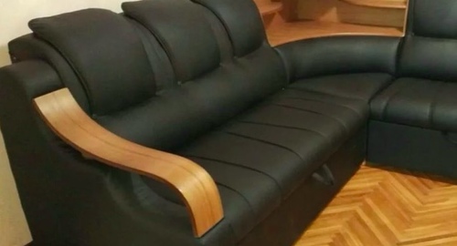 Перетяжка кожаного дивана. Покровское-Стрешнево 